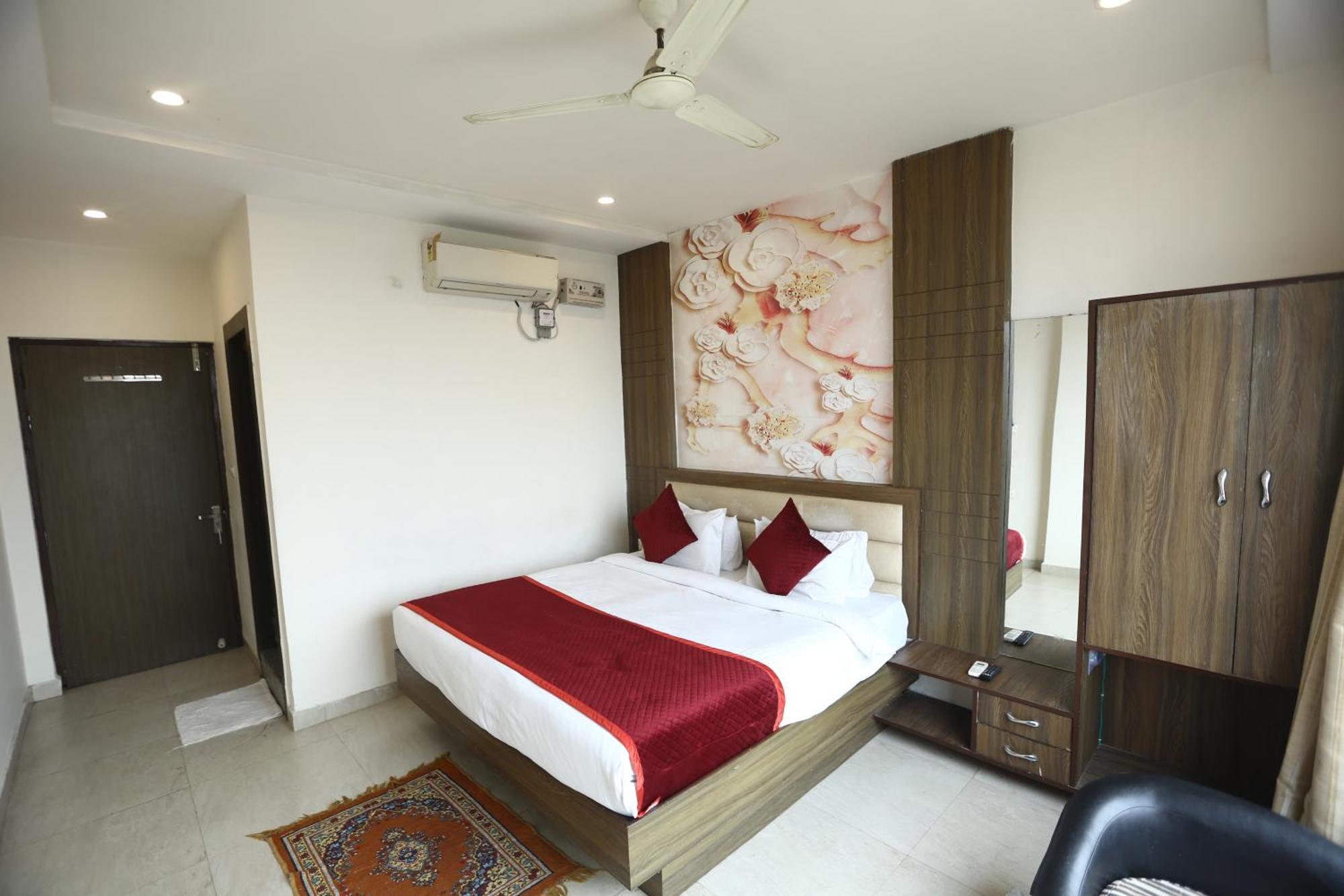 24 Hotel & Resort Agra  Exterior foto